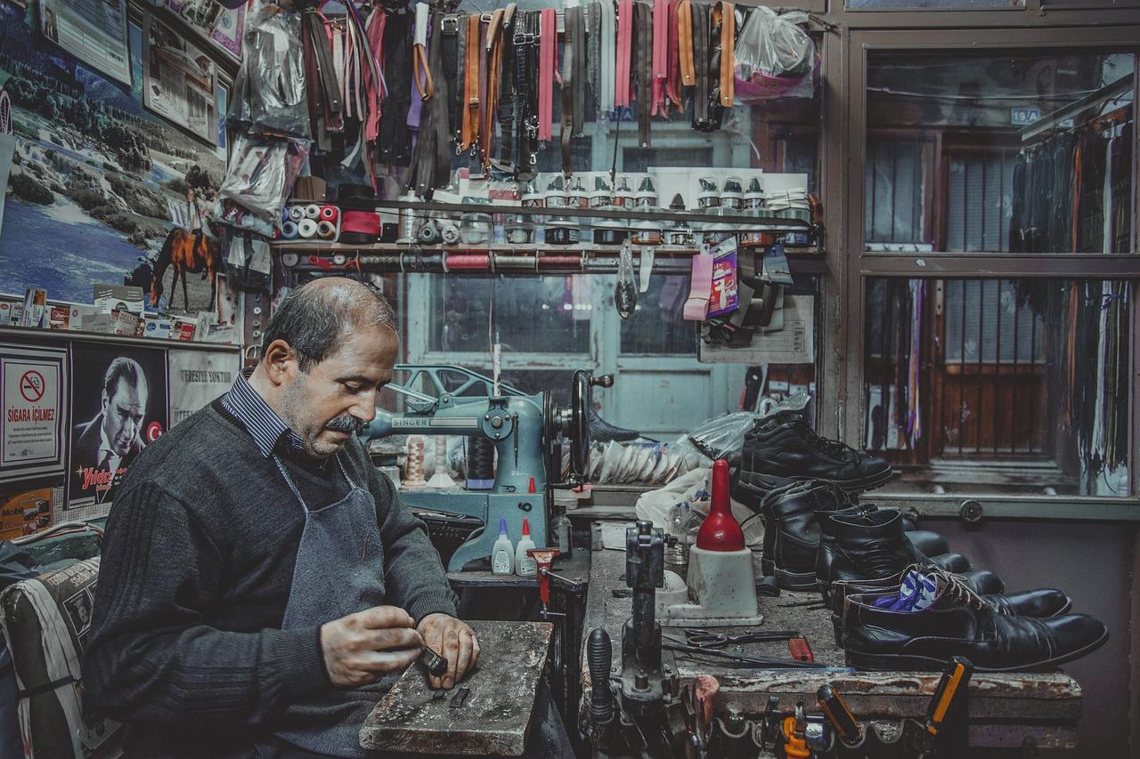 Schoenmaker in Delft: